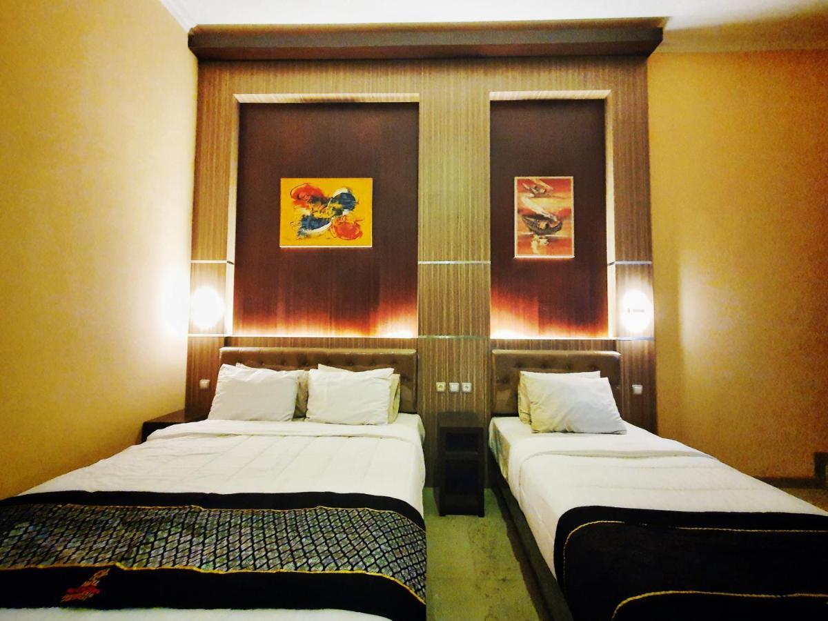 Oyo 822 Hotel Mukti Jaya Purwokerto Exterior foto