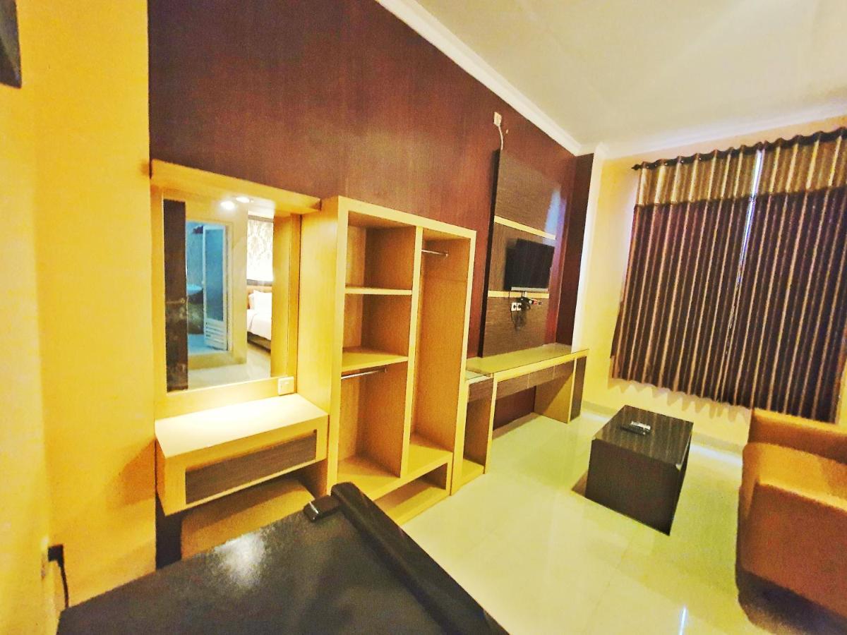 Oyo 822 Hotel Mukti Jaya Purwokerto Exterior foto
